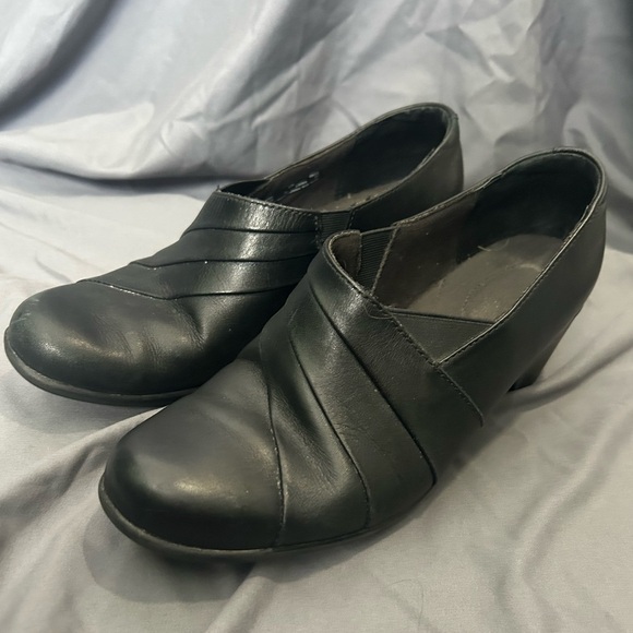 Clarks Shoes - ClarksRosalyn Adele Loafer Size 8 Wide Black Leather Low Block Heel Shootie